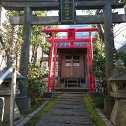 こじんまりとした目立たない神社です