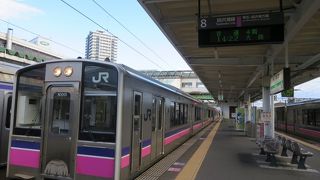 秋田新幹線と同じレールを走ります