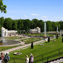 下の公園にあるフランスの噴水