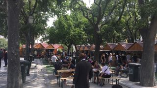 サン・ペドロ・デ・アルカンタラ展望台から北西に延びる通り