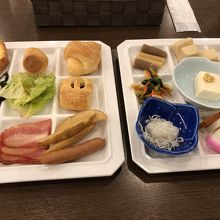 朝食はバイキング