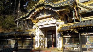 陽明門の奥にある唐門をくぐることができるは、将軍に拝謁できる身分である幕臣や大名に限られていました。