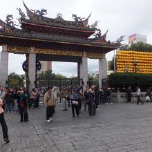 龍山寺の境内の風景