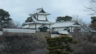 入園無料が救いの相変わらずの広い公園です