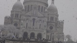 市内でもっとも高い位置にあるのでパリ市内を眺望には最適