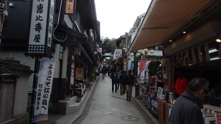 江ノ島・鎌倉七福神巡りを兼ね、江ノ島散策で弁天橋仲見世通りを通りました