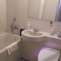 広めのユニットバスです