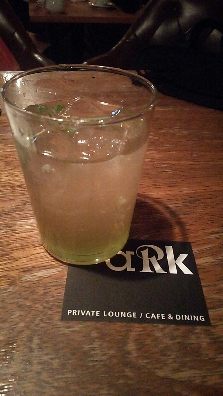 くつろげるカフェ