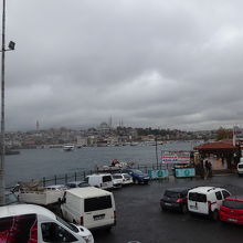 ２階建ての橋です。