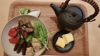 町屋っぽい外観と中身があっていない、世界観が統一されていない？