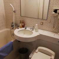 部屋付きのバスルーム