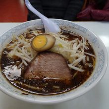 ワンタンメンです。