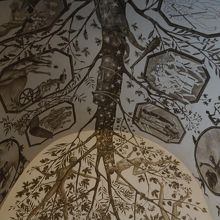 天井画も素晴らしい。