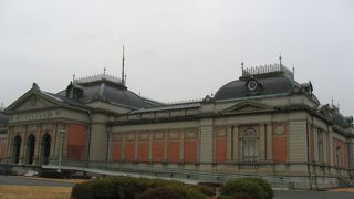 建物にひかれて