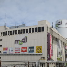 遠くからでも目立ちます。