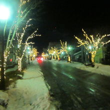 夜の八幡坂の様子