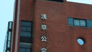 レトロモダンな建物