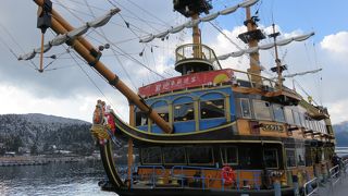 外目はいいが中は混みこみ