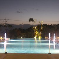 夕暮れのホテル中庭です。