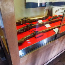 中は鉄砲に関する展示物が多いです