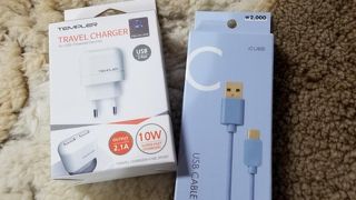 アートボックスで韓国用の充電器購入