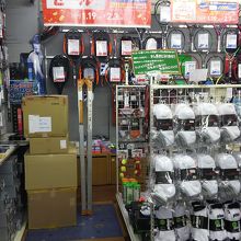 スポーツ用品を売ってます