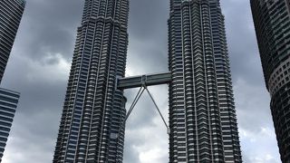 スーパーも入っています