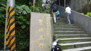 ここの茶芸館では、素敵な光景を見ながらお茶も嗜む、至福の時を過ごせます
