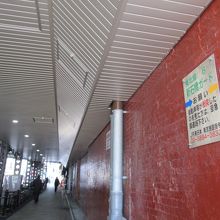 北西側から南方向の様子(JR神田駅西口は左手)