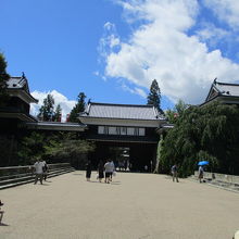 上田城跡公園の櫓門