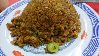 中華そばとしょっぱい焼きめしの組み合わせは、さすがに塩がきつすぎて