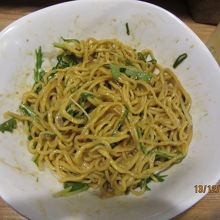 汁なし担々麺パクチートッピング。