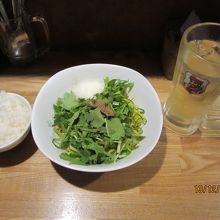 汁なし担々麺とハイボール