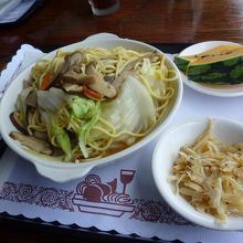 海悦楼茶坊の店内の様子 食事風景