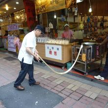 烏來老街　実演販売