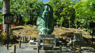 天竜寺参道にあります。