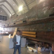 工作船が横たわる