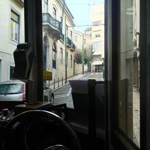 前にいると運転している気分？