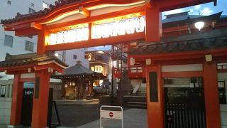 神楽坂の毘沙門天さんとして、また嵐の聖地としても有名