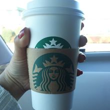 スターバックスラテを注文