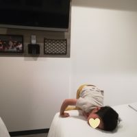 ベッドによじ登る身長105cm