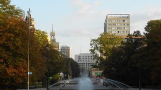 「文化科学宮殿」の周辺一帯の大きな広場