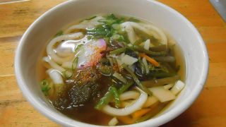 山菜うどんが美味しい