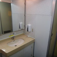 車両の手洗い場もある程度一新されてます。