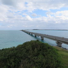 池間大橋の西側から