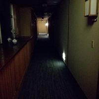 消灯された廊下