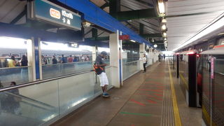 シンガポール動物園行きのシャトルバス発着所