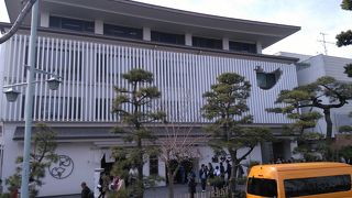 黄色い缶でおなじみの