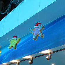 クリスマス時期だったのでこんな飾りがされていました