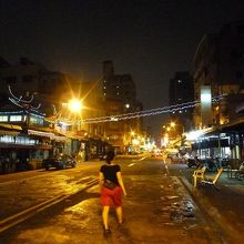 夜の藍&#22485;埔駅周辺の風景